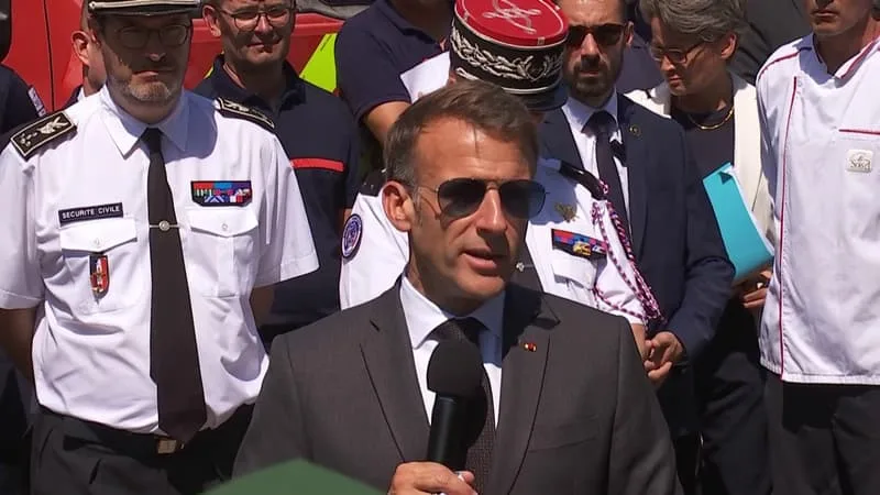 « ON N’A PAS ATTENDU CETTE CRISE »: EMMANUEL MACRON RÉPOND AUX CRITIQUES SUR LES CANADAIR ET AFFIRME QUE L’ÉTAT RÉARME « DEPUIS NEUF ANS » LA SÉCURITÉ CIVILE