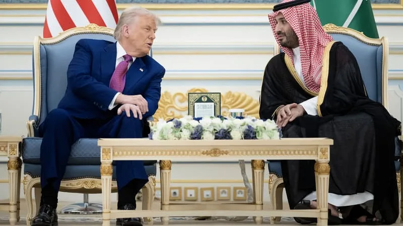 « PRIVILÉGIER LE DIALOGUE »: DONALD TRUMP ET LE PRINCE HÉRITIER SAOUDIEN ONT DISCUTÉ DES TENSIONS AU MOYEN-ORIENT LORS D’UN APPEL
