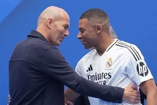 COMMENTAIRE. CETTE ÉLIMINATION DES BLEUS EN COUPE DU MONDE PEUT-ELLE FAIRE LES AFFAIRES DE ZINÉDINE ZIDANE ?