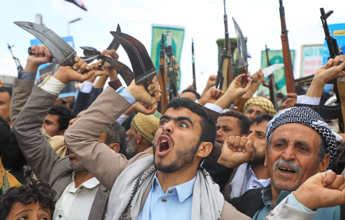 GUERRE AU MOYEN-ORIENT : LES HOUTHIS ATTAQUENT ENCORE L’AÉROPORT DE RIYAD ET METTENT EN GARDE LES ETATS-UNIS