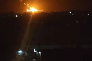 YÉMEN : DE FORTES EXPLOSIONS ENTENDUES DANS LA CAPITALE, DES MÉDIAS PRO-HOUTHISTES ACCUSENT L’ARABIE SAOUDITE
