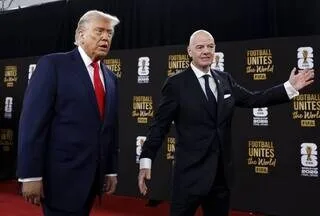 « POUR TRUMP, INFANTINO EST UN PETIT GARÇON » : RELATION SINCÈRE OU OPPORTUNISME MUTUEL LIÉ À LA COUPE DU MONDE ?