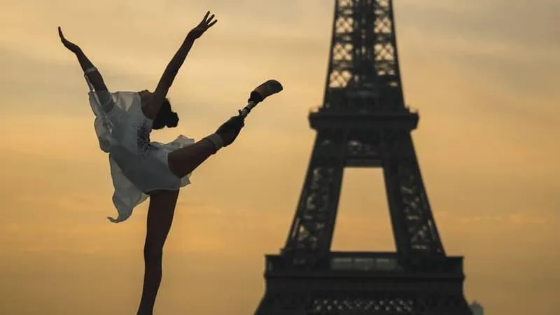 « JE VOULAIS QUE LE MONDE CONNAISSE MON HISTOIRE »: INVITÉE SPÉCIALE DE LA FINALE DE COUPE DU MONDE, LA GYMNASTE UKRAINIENNE DE 10 ANS OLEKSANDRA PASKAL DONNE UNE LEÇON DE RÉSILIENCE