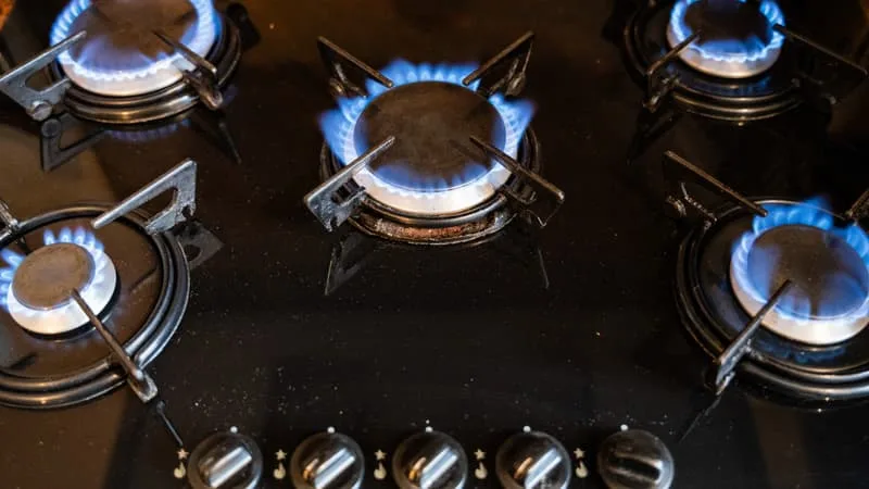 ENVIRON 60% DES ABONNÉS RÉSIDENTIELS SONT CONCERNÉS: LE PRIX REPÈRE DU GAZ VA AUGMENTER DE 7,4% POUR 6 MILLIONS DE MÉNAGES AU 1ER JUILLET