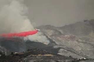LA CALIFORNIE VA UTILISER DES DRONES GUIDÉS PAR L’IA POUR LUTTER CONTRE LES INCENDIES DE FORÊT