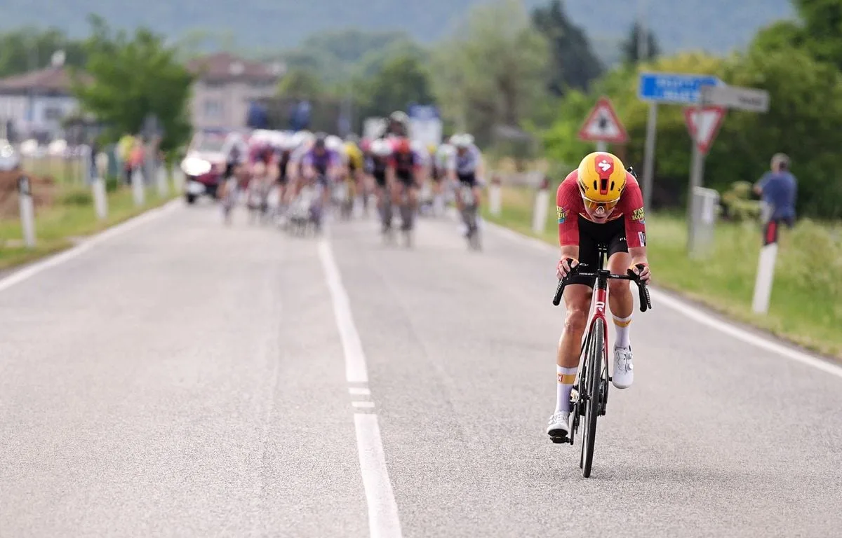 TOUR DE FRANCE FEMMES : HAUGSET S’OFFRE LA VICTOIRE ET LE MAILLOT JAUNE… FERRAND-PRÉVOT SE FAIT PEUR À LA VEILLE DU CHRONO… REVIVEZ LA 3E ÉTAPE