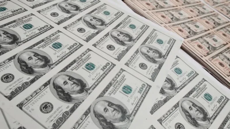 40.000 FRANCO-AMÉRICAINS NE VEULENT PLUS QUE LEURS DONNÉES BANCAIRES SOIENT TRANSMISES AU FISC ÉTATS-UNIEN: UNE ASSOCIATION DÉPOSE UN RECOURS DEVANT LE CONSEIL D’ÉTAT POUR SUSPENDRE L’ACCORD ENTRE PARIS ET WASHINGTON