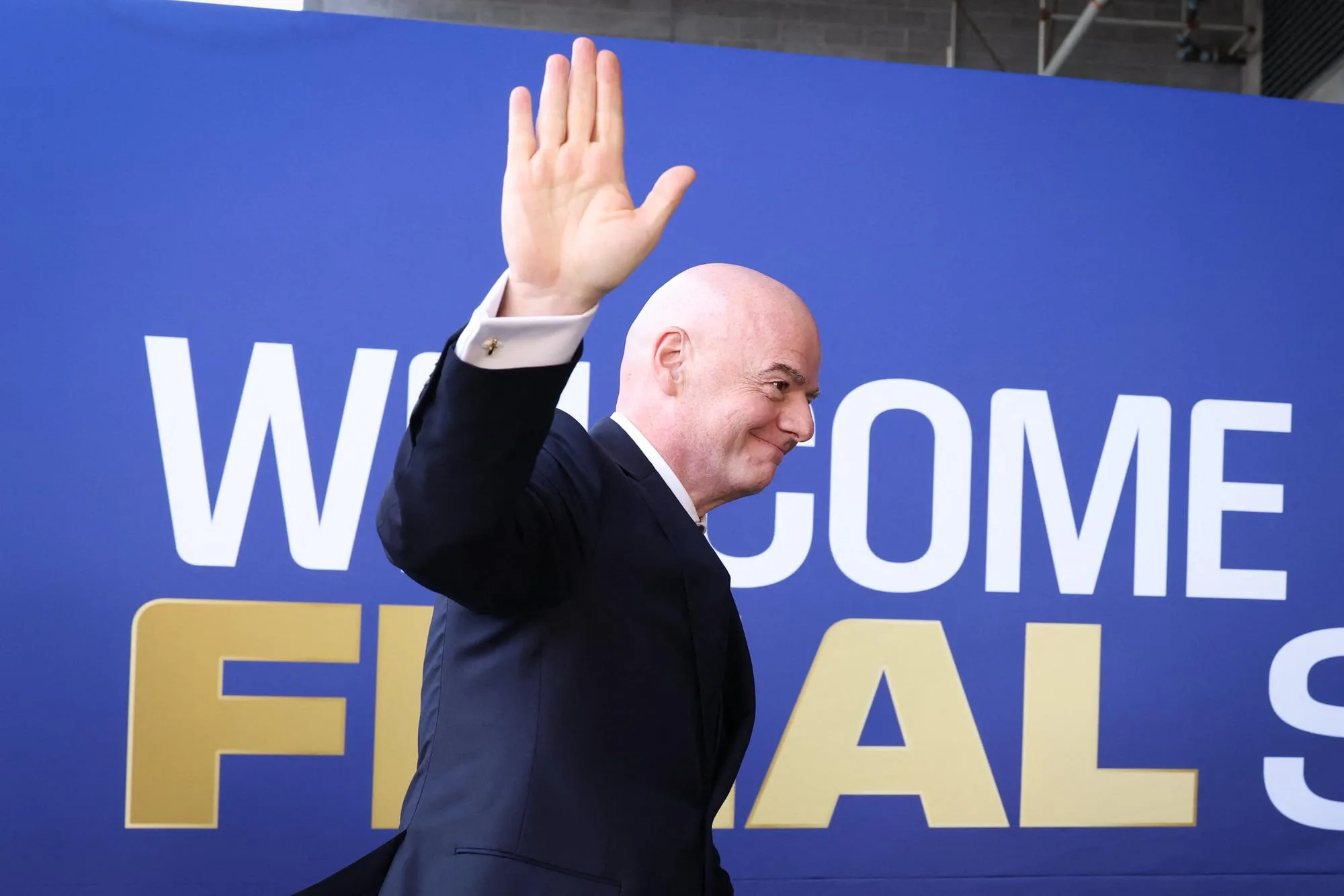FACE À LA GROGNE DU MONDE DU FOOTBALL, GIANNI INFANTINO RETIRE SON PROJET MERCANTILE POUR LA COUPE DU MONDE