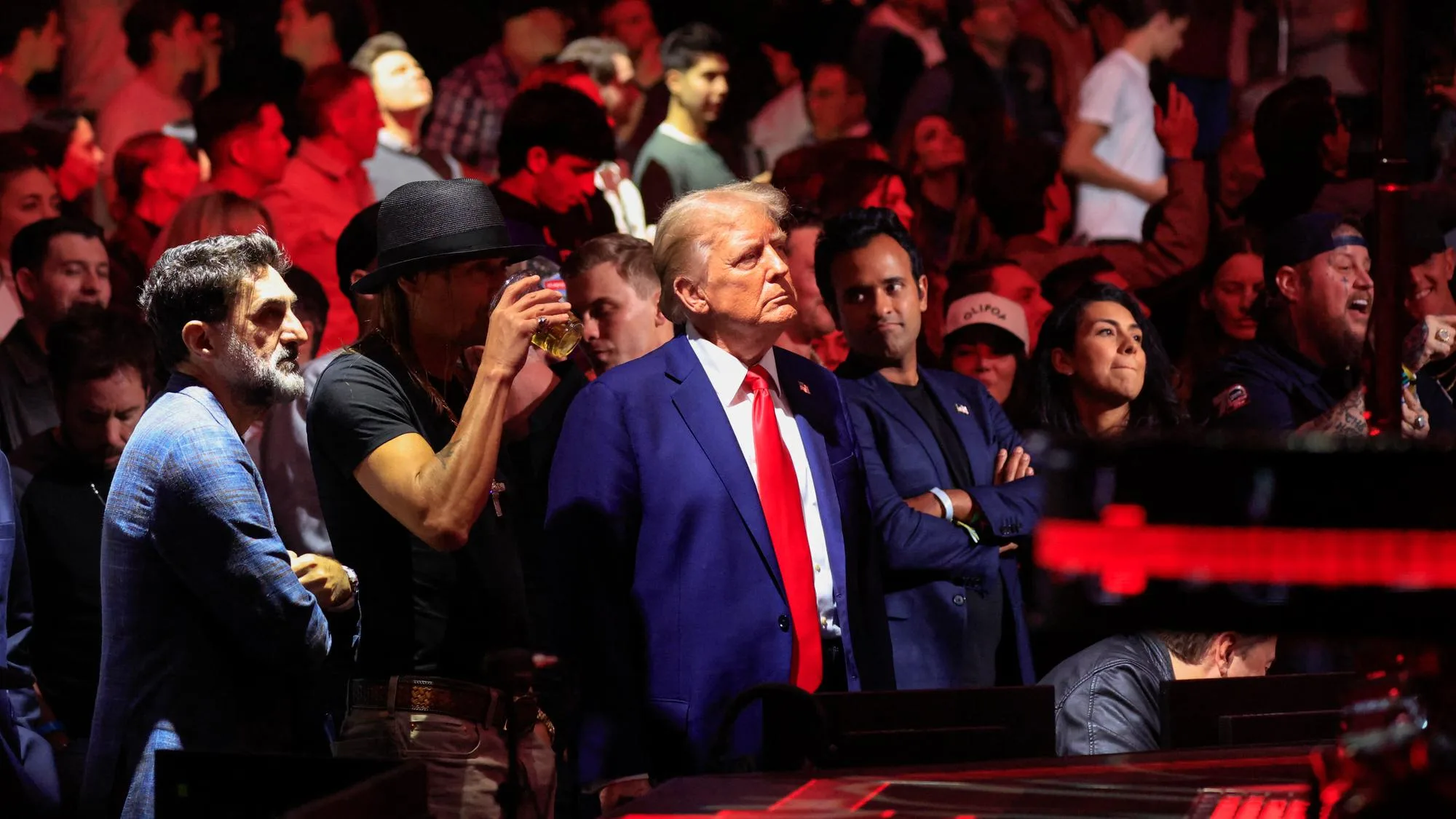LA PRÉSENCE DE DONALD TRUMP LORS DE LA FINALE NBA ENTRE NEW YORK KNICKS ET SAN ANTONIO SPURS EST HISTORIQUE