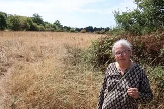 « À LA RECHERCHE D’UN SENTIER QUI N’EXISTE PAS », DES RANDONNEURS DÉFILENT DANS SA PROPRIÉTÉ DANS LE GOLFE DU MORBIHAN