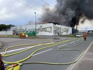 LE MAGASIN NOZ DÉTRUIT PAR LES FLAMMES AUX SABLES-D’OLONNE