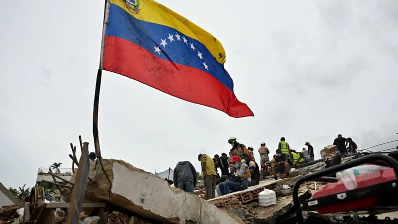 MINISTRE RECHERCHÉ PAR WASHINGTON CONTRE 25 MILLIONS DE DOLLARS, CASCADE DE POTS-DE-VIN, CHANTAGE, OPÉRATIONS DE COM’… LE VENEZUELA DOIT SE RECONSTRUIRE POUR 37 MILLIARDS DE DOLLARS ET IL EST EN PLEIN CHAOS