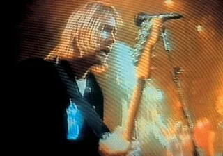 POURQUOI LA POCHETTE DE L’ALBUM « NEVERMIND » DE NIRVANA, AVEC UN ENFANT NU, A FAIT POLÉMIQUE… À DEUX REPRISES