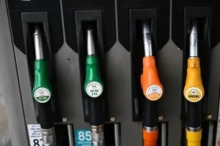 INFOGRAPHIES. LA HAUSSE DES PRIX DES CARBURANTS SE POURSUIT, LE PLEIN DE GAZOLE COÛTE 20 € DE PLUS QU’IL Y A UN AN
