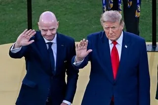 « IL FERA TOUT SON POSSIBLE » : DONALD TRUMP AU CHEVET DE GIANNI INFANTINO POUR RESTER À LA TÊTE DE LA FIFA