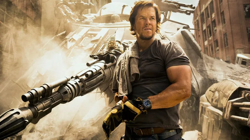 « SI JE N’EXISTE PLUS, CE SERAIT SUPER QUE MES ENFANTS PUISSENT ME METTRE DANS DE BONS FILMS »: APRÈS LE RALLIEMENT DE LA STAR MARK WAHLBERG, L’IA POURRAIT RENDRE IMMORTEL LES ACTEURS D’HOLLYWOOD
