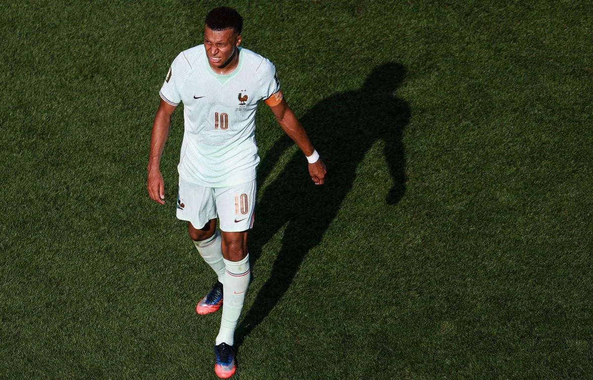 EN DIRECT COUPE DU MONDE 2026 : « UNE ÉQUIPE AFRICAINE, SANS MANIÈRES », UNE ÉLUE ARGENTINE INSULTE LA FRANCE… SUIVEZ LA JOURNÉE AVEC NOUS