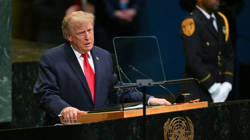 « QUICONQUE UTILISE LE TERME ‘INTELLIGENCE ARTIFICIELLE’ EST UN ENNEMI »: DONALD TRUMP NE VEUT PLUS PARLER D’IA MAIS DE « SUPER INTELLIGENCE », META ET ELON MUSK LE SUIVENT