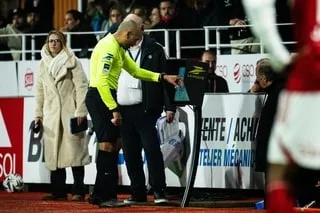« ÇA CONTRIBUE À UNE MEILLEURE COMPRÉHENSION » : L’ARBITRAGE FRANÇAIS A PRIS LE VIRAGE DE LA SONORISATION