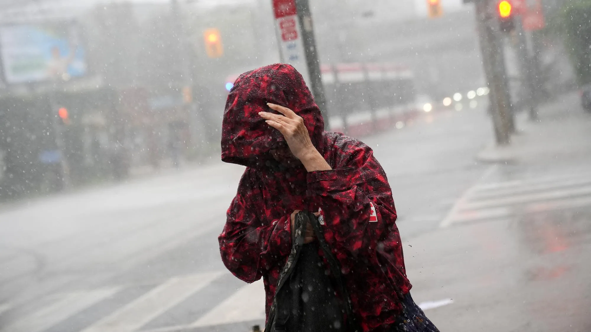 À TORONTO, LES IMAGES IMPRESSIONNANTES DE LA « TEMPÊTE DU SIÈCLE » QUI A INONDÉ LA VILLE