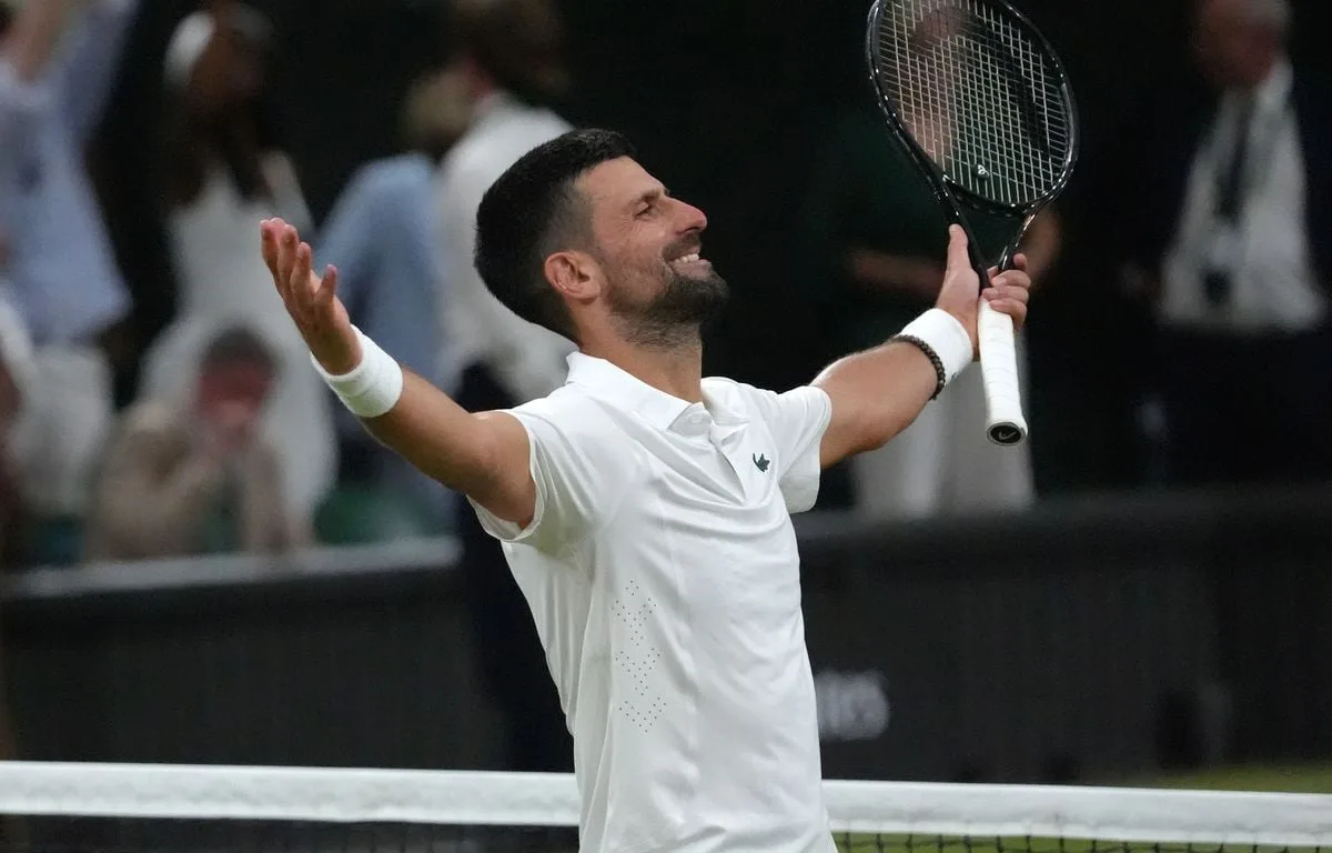 EN DIRECT WIMBLEDON : CHOC AU SOMMET ENTRE DJOKOVIC ET SINNER… QUI REJOINDRA ZVEREV EN FINALE ? SUIVEZ LE MATCH AVEC NOUS…