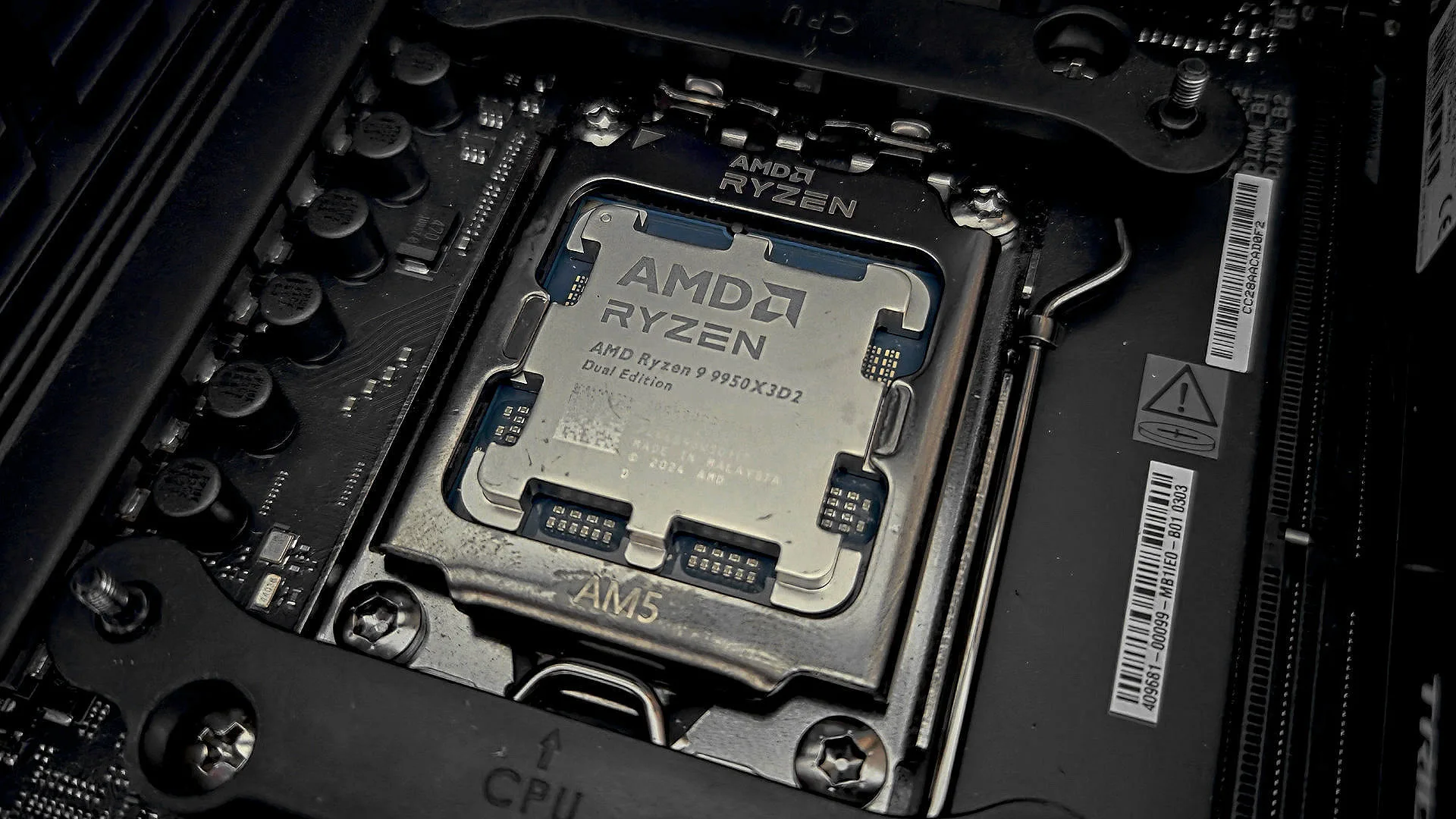 DEUX ANS APRÈS SA SORTIE, L’AMD RYZEN 9 9950X EST ENFIN DISPO À MOINS DE 500€