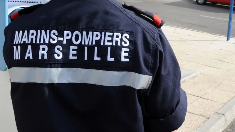 À MARSEILLE, UNE MAISON S’EFFONDRE PARTIELLEMENT SANS FAIRE DE BLESSÉS, QUATRE PERSONNES NE PEUVENT PAS RENTRER CHEZ ELLES