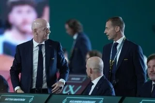 L’UEFA LANCE LA PLATEFORME « CLEAR LINE » ET CONTREDIT LA FIFA SUR L’UTILISATION DE LA VAR
