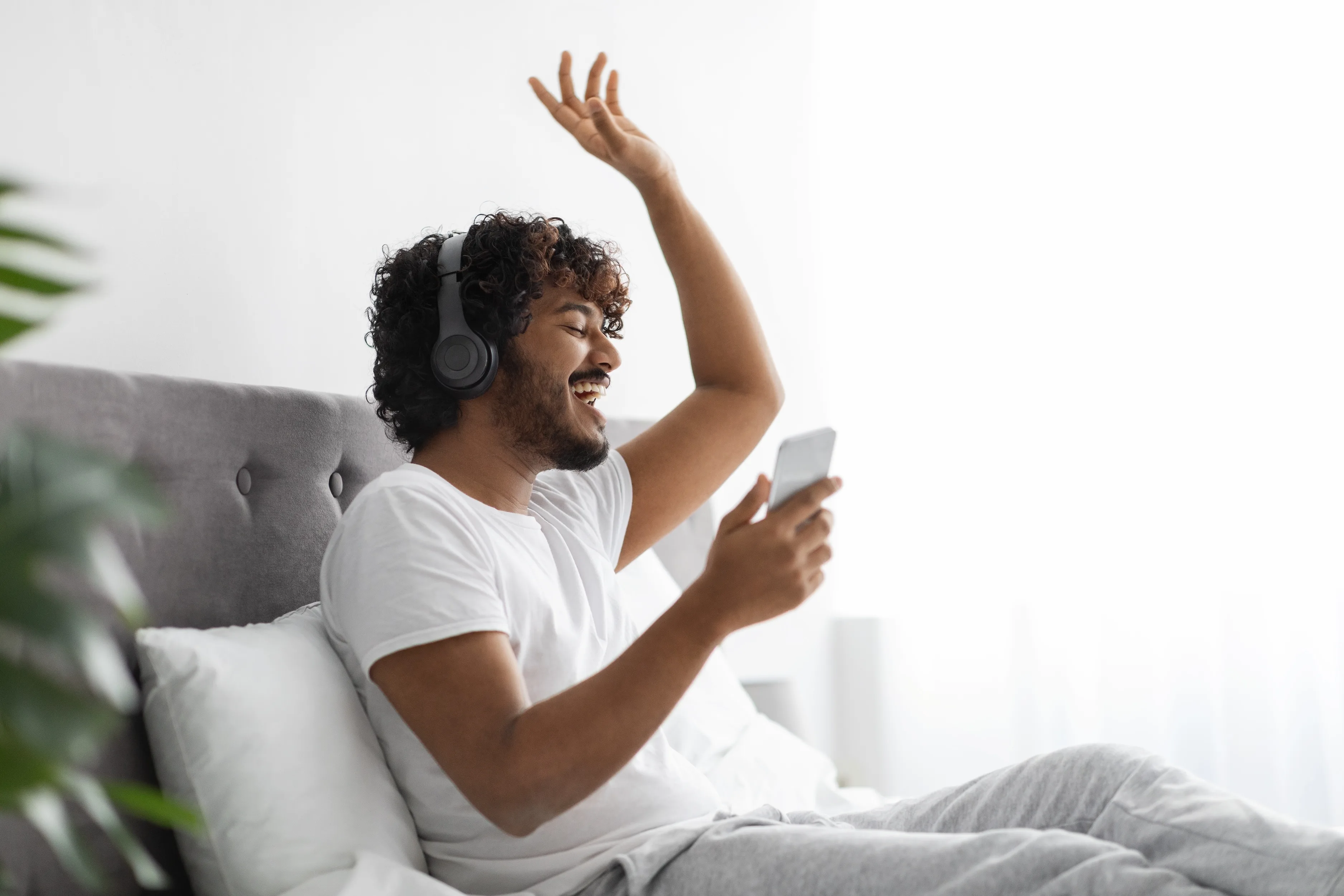 TOUT CE QUE YOUTUBE MUSIC VERROUILLE DERRIÈRE PREMIUM, UNE APPLI LIBRE L’OFFRE GRATUITEMENT