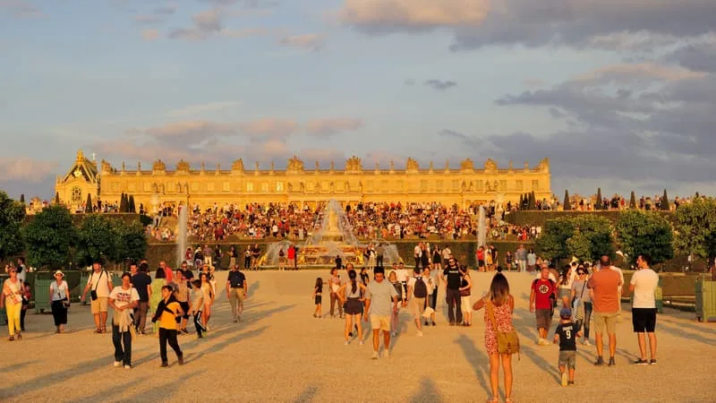 À DÉFAUT DE « PASS RAIL », LE GOUVERNEMENT ANNONCE UN « PASS PATRIMOINE » À 100 EUROS POUR VISITER PARMI « PRÈS DE 500 MONUMENTS, MUSÉES, CHÂTEAUX ET JARDINS » À PARTIR DE SEPTEMBRE