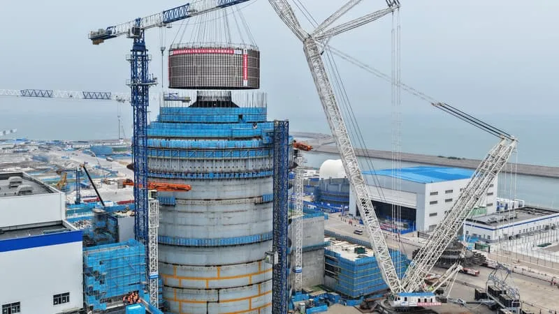 ILS SONT CAPABLES DE RÉALISER « EN DEUX SEMAINES » CE QUI PRENDRAIT « DEUX ANS » EN FRANCE: DANS LA COURSE À L’ÉLECTRIFICATION, LES PATRONS D’EDF ET TOTALENERGIES APPELLENT À TRAVAILLER « AVEC LES CHINOIS »