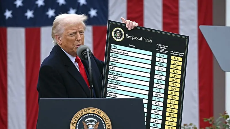 C’EST LE PIRE RÉSULTAT DEPUIS PLUS D’UN AN: MALGRÉ LES DROITS DE DOUANE DE TRUMP, LE DÉFICIT COMMERCIAL AMÉRICAIN S’EST CREUSÉ EN MAI ET ATTEINT 100 MILLIARDS DE DOLLARS SUR LES BIENS