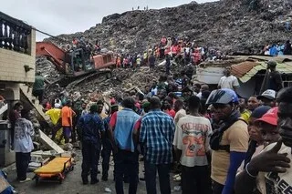 GUINÉE : AU MOINS 30 MORTS DANS L’EFFONDREMENT D’UNE DÉCHARGE QUI DEVAIT FERMER LE JOUR MÊME