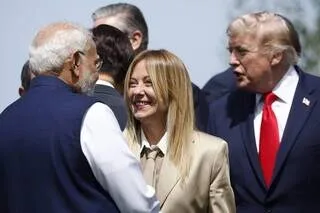 GIORGIA MELONI «CONSTERNÉE», UN MINISTRE ANNULE UN VOYAGE DIPLOMATIQUE : LE TORCHON BRÛLE ENTRE L’ITALIE ET DONALD TRUMP