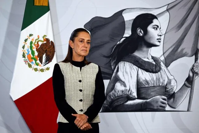 MEXIQUE : SHEINBAUM LANCE LE DÉBAT SUR LA RÉGULATION DES RÉSEAUX SOCIAUX POUR LES MINEURS