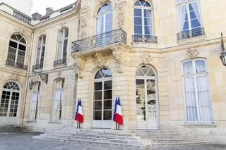 UNE AGENTE DES SERVICES DU PREMIER MINISTRE DÉPOSE PLAINTE POUR « HARCÈLEMENT MORAL » APRÈS SA TENTATIVE DE SUICIDE