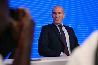 APRÈS LA LUNE DE MIEL, LE CHARISME DE ZIZOU SUFFIRA-T-IL EN ÉQUIPE DE FRANCE ? UN EXPERT EN LEADERSHIP RÉPOND