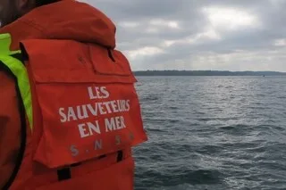 UN SKIPPER PORTÉ DISPARU AU LARGE DE PENMARC’H, D’IMPORTANTS MOYENS DE RECHERCHE MOBILISÉS