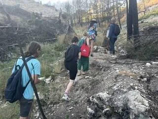 REPORTAGE. UN AN APRÈS L’INCENDIE DU 8 JUILLET 2025, MARSEILLE À « L’ÉCOLE DU FEU »