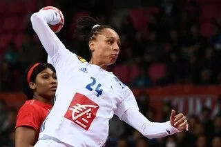 HANDBALL. « LE HANDBALL, C’EST FINI » : LA CHAMPIONNE OLYMPIQUE BÉATRICE EDWIGE PREND SA RETRAITE