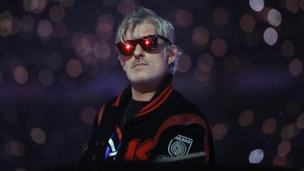 DEPUIS LA MORT DE KAVINSKY, LE MONDE « SEMBLE SOUDAIN PLUS PETIT » POUR LE RÉALISATEUR DE « DRIVE »