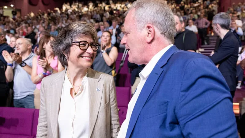 « J’AI VU DES MINISTRES IMBÉCILES, Y COMPRIS PARFOIS LE PREMIER D’ENTRE EUX »: ALORS QUE CHRISTELLE THIEFFINNE LUI SUCCÈDE À LA TÊTE DE LA CFE-CGC, FRANÇOIS HOMMERIL QUITTE LA PRÉSIDENCE DU SYNDICAT EN FUSTIGEANT LE « RENONCEMENT » DU MACRONISME