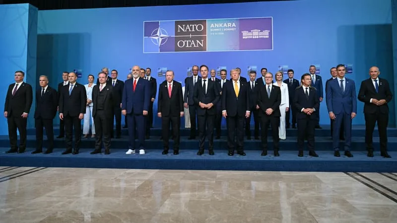 « BEAUCOUP D’AMOUR », « TOUT ÉTAIT MAGNIFIQUE »… LES PAYS MEMBRES DE L’OTAN AFFICHENT LEUR UNITÉ AU SOMMET D’ANKARA MALGRÉ QUELQUES PIQUES DE DONALD TRUMP