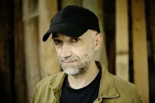« ROUGES-TRUITES » DE PIERRIC BAILLY : EXTRAIT EXCLUSIF DE SON ROMAN DE LA RENTRÉE