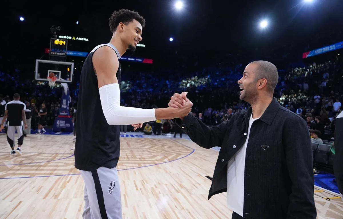 FINALES NBA : « JE SUIS TRÈS FIER DE LUI »… EXISTE-T-IL UNE RÉELLE FILIATION ENTRE TONY PARKER ET VICTOR WEMBANYAMA ?