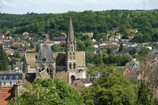UN VOISIN DU PATRON DE LA FÉDÉRATION LR DE L’ESSONNE SUSPECTÉ D’AVOIR TRACÉ DES CROIX GAMMÉES SUR LE DOMICILE DE L’ÉLU