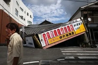 EN IMAGES : AU MOINS TREIZE MORTS ET UNE CENTAINE DE BLESSÉS DANS UN SÉISME AU JAPON, DES « DÉGÂTS CONSIDÉRABLES »