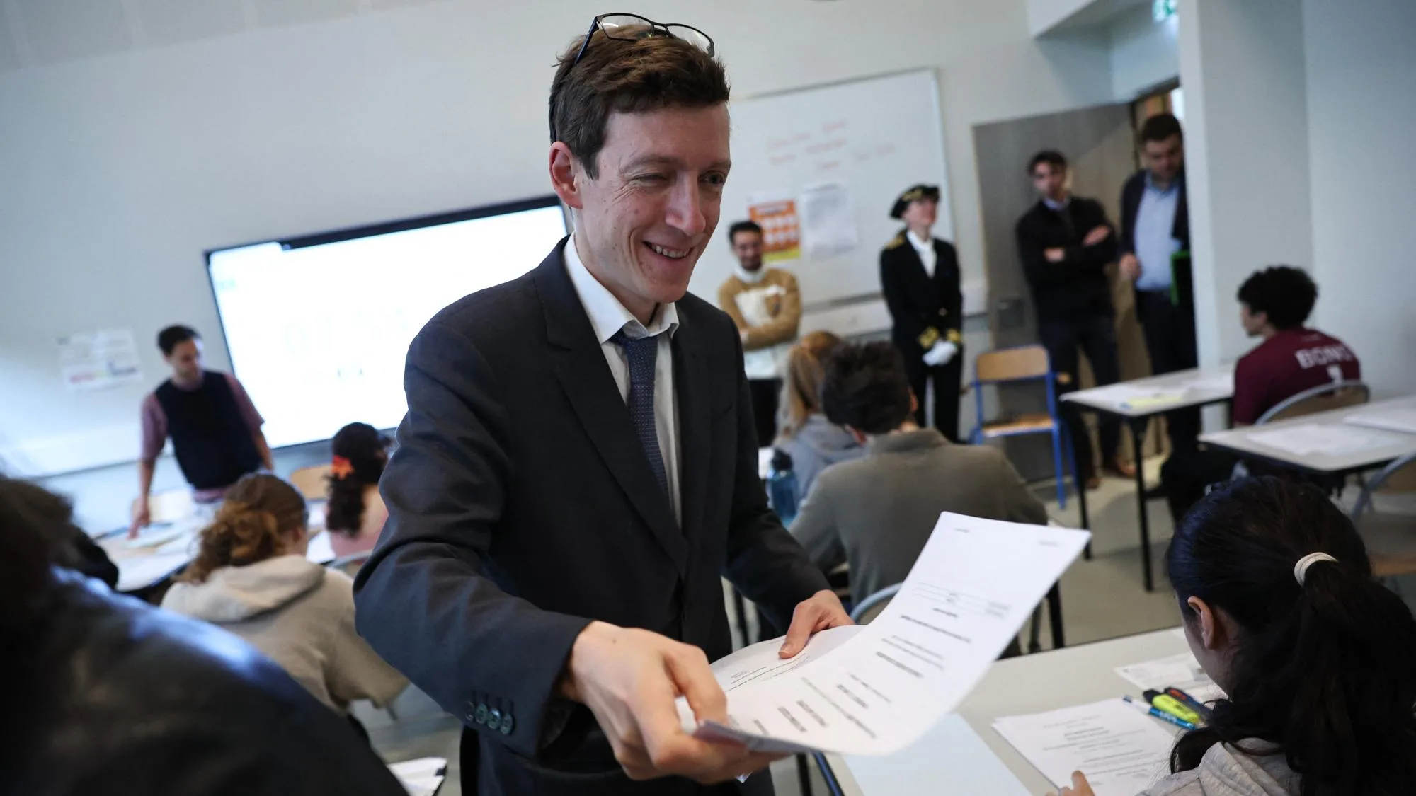 ÉDOUARD GEFFRAY VEUT ENTERRER CETTE HABITUDE CALENDAIRE DES ÉPREUVES DU BAC, LES FORTES CHALEURS N’Y SONT PAS POUR RIEN