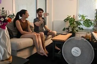 « ON N’A PAS ASSEZ ANTICIPÉ LA QUESTION DU CONFORT D’ÉTÉ » : CES TOITS BLANCS NE FONT PAS DE MIRACLE FACE À LA CANICULE
