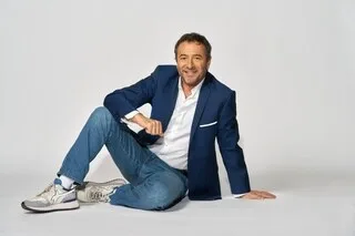 « DES PLEUREUSES » : BERNARD MONTIEL RÉPOND À JEAN-LUC LEMOINE ET CONFIRME SON ARRIVÉE DANS « SAMEDI D’EN RIRE »